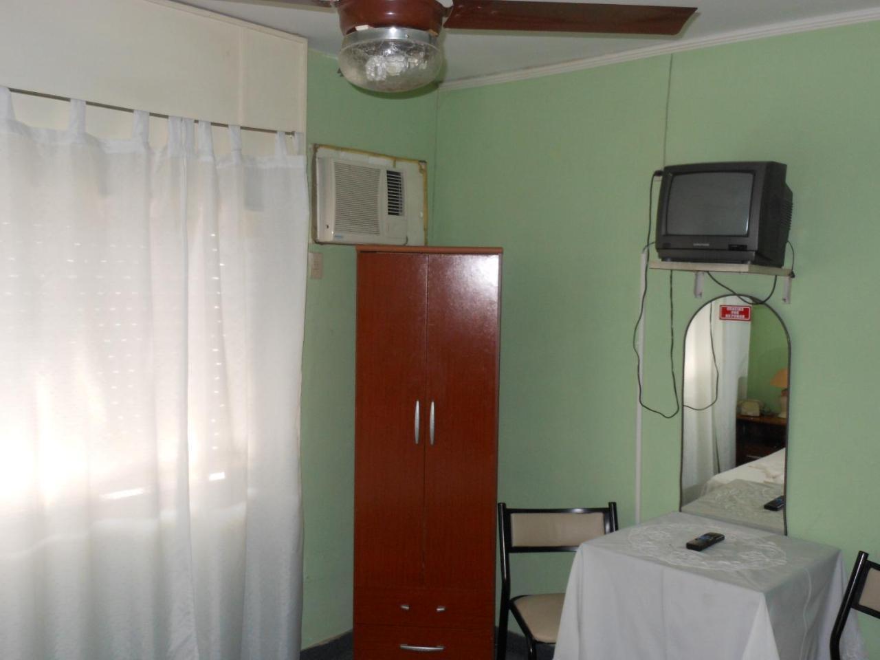 Hotel Los Robles Gualeguaychú Exteriör bild