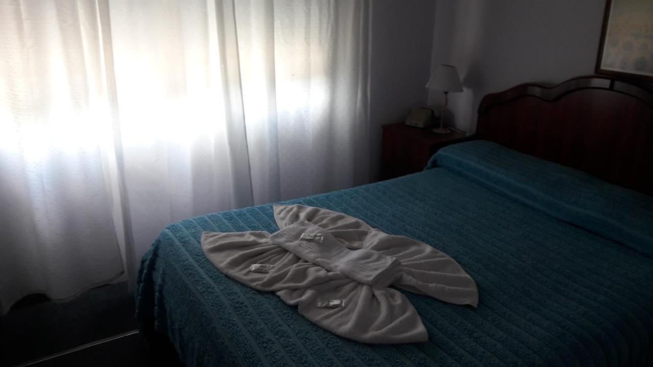 Hotel Los Robles Gualeguaychú Exteriör bild